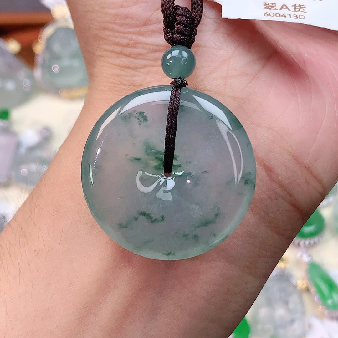 颈饰未镶嵌翡翠平安扣