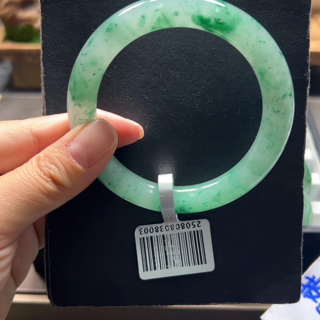 未镶嵌手镯石英质玉（非洲翠）