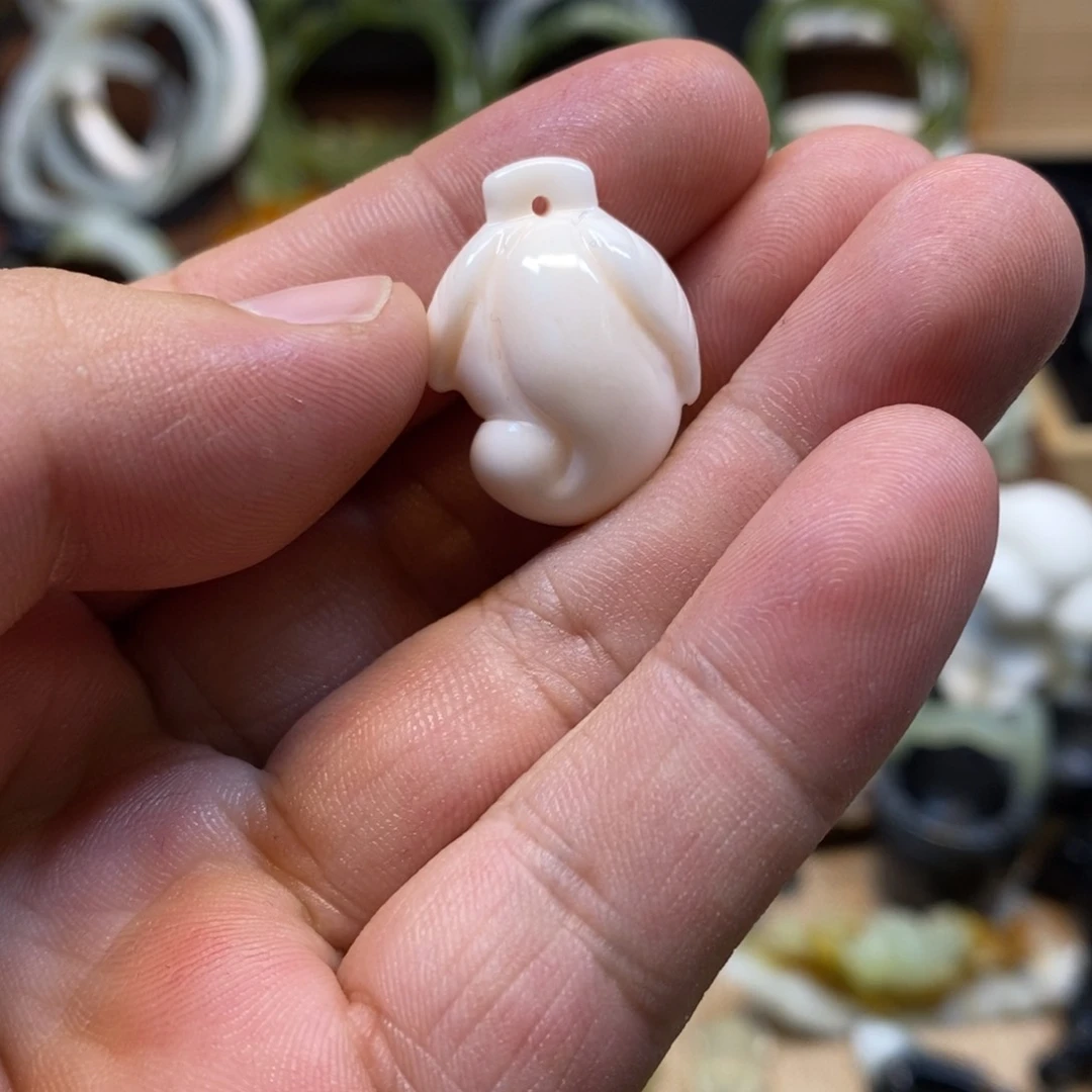 蛇纹石玉吊坠(赠链)未镶嵌