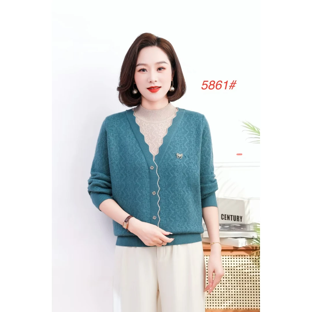 5861款时尚百搭妈妈款毛衣假两件上衣