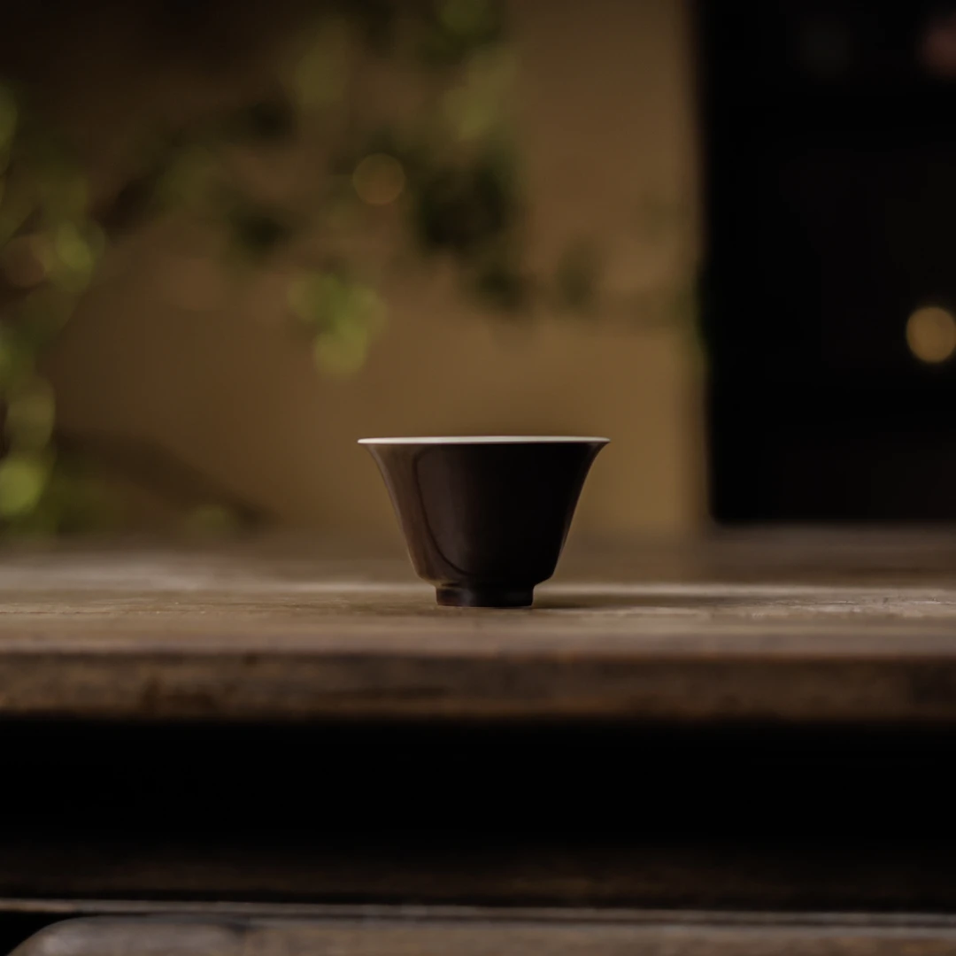 斋居  芥拾紫铃铛杯（梵田里底款）（拙溪梵田SP074）