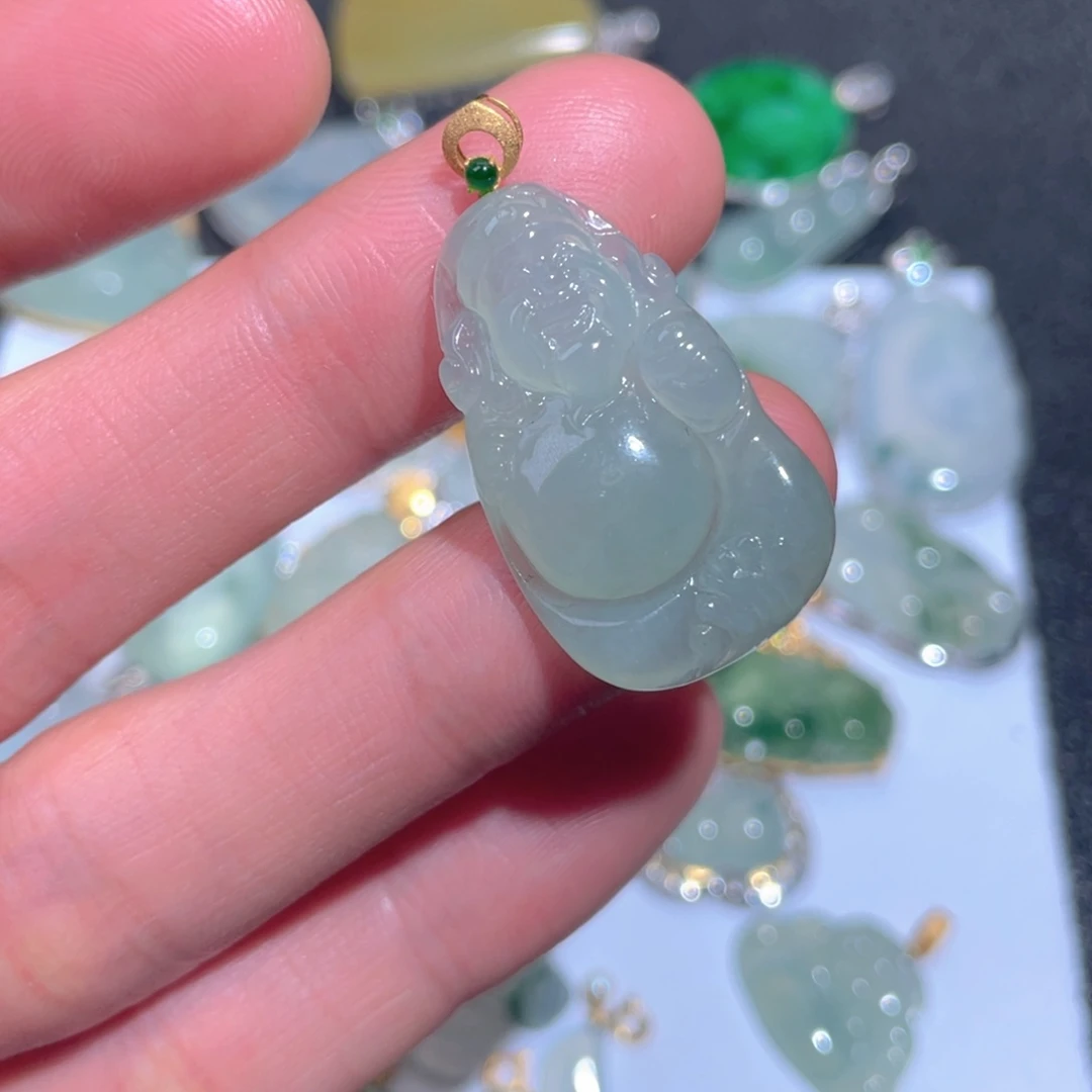 翡翠颈饰18K金镶嵌翡翠