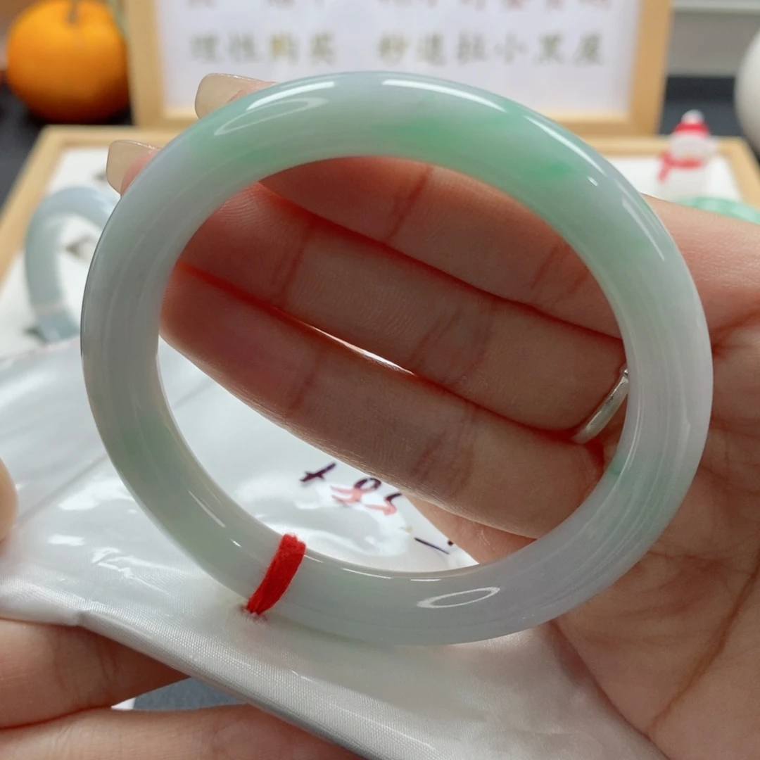 翡翠手镯未镶嵌天然A货翡翠手镯