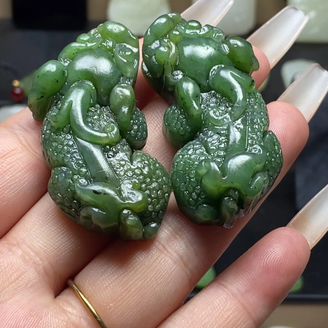 和田玉（碧玉）未镶嵌颈饰貔貅一对