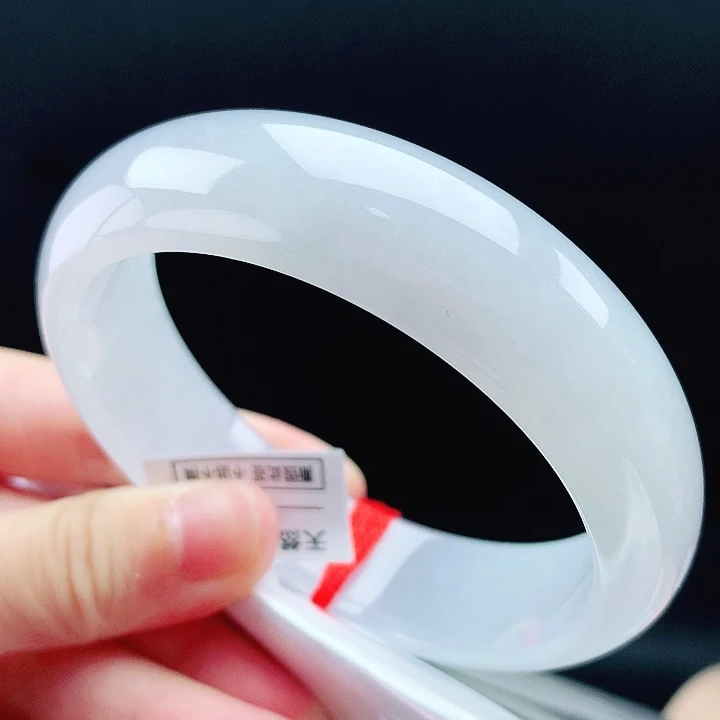 未镶嵌手镯翡翠60轮胎