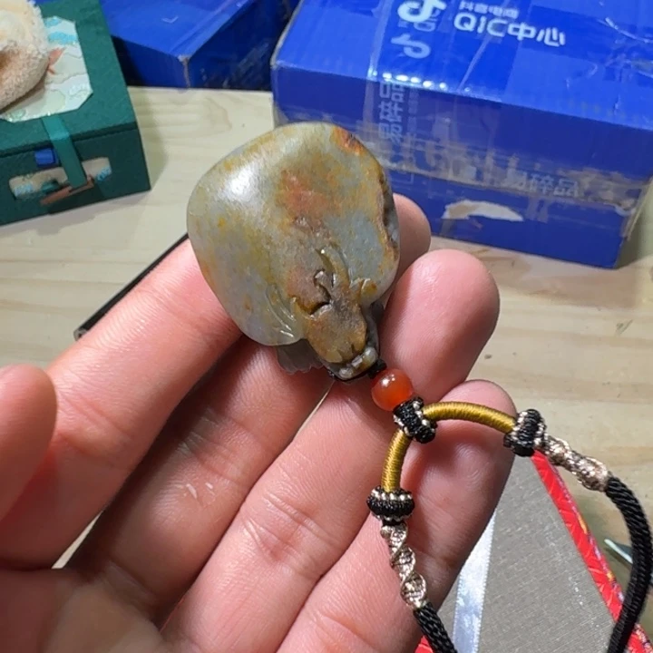 未镶嵌和田玉（糖玉）车挂