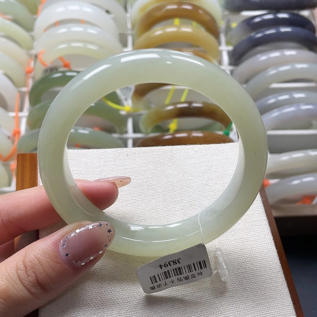【闪购商品】未镶嵌手镯和田玉