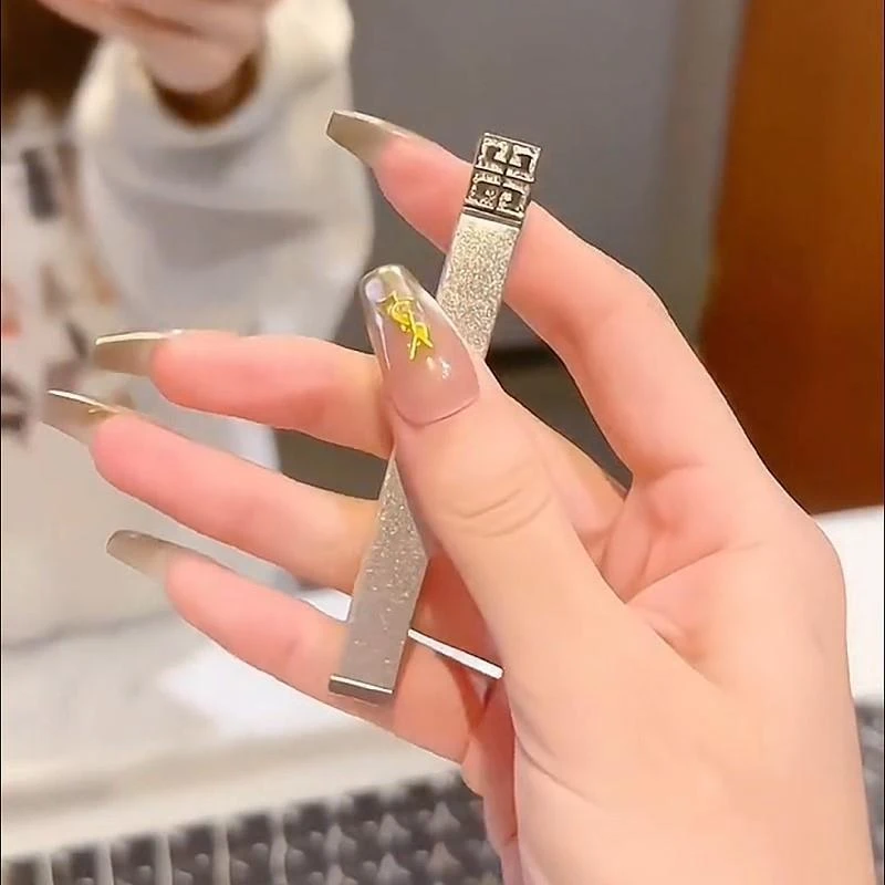 高颜值打火机女生防风精致细长条迷你砂轮充气创意可放烟盒送男友