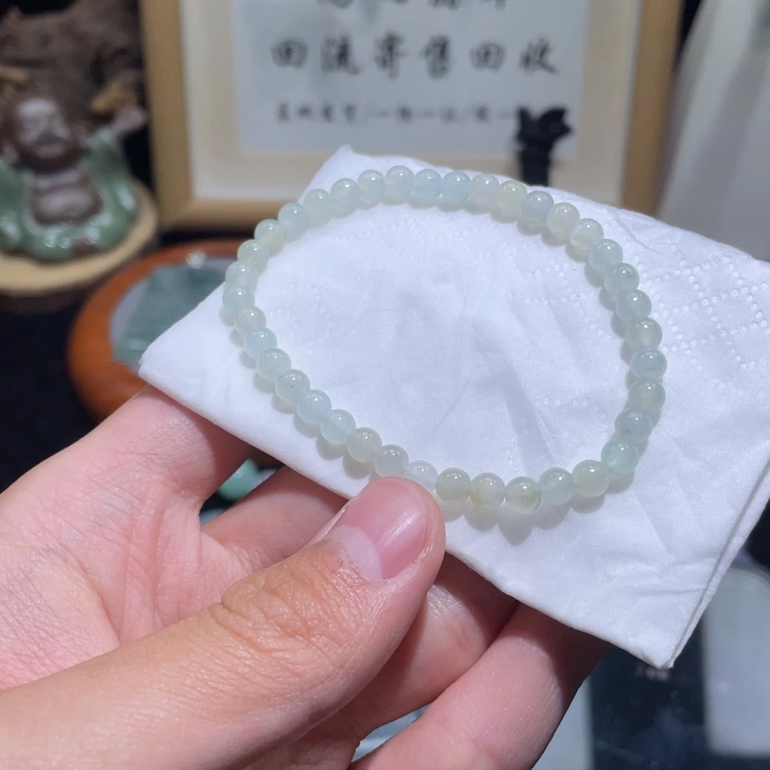 胡***生翡翠未镶嵌颈饰手串