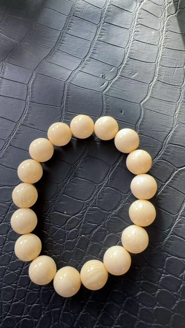 z04时尚百搭轻奢精美手串