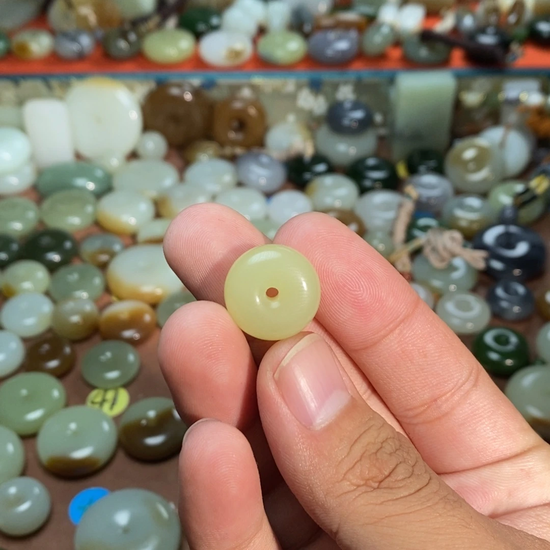 和田玉未镶嵌吊坠(不含链)