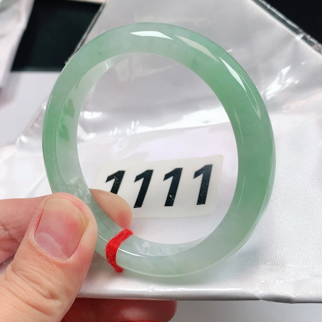 翡翠未镶嵌手镯1111