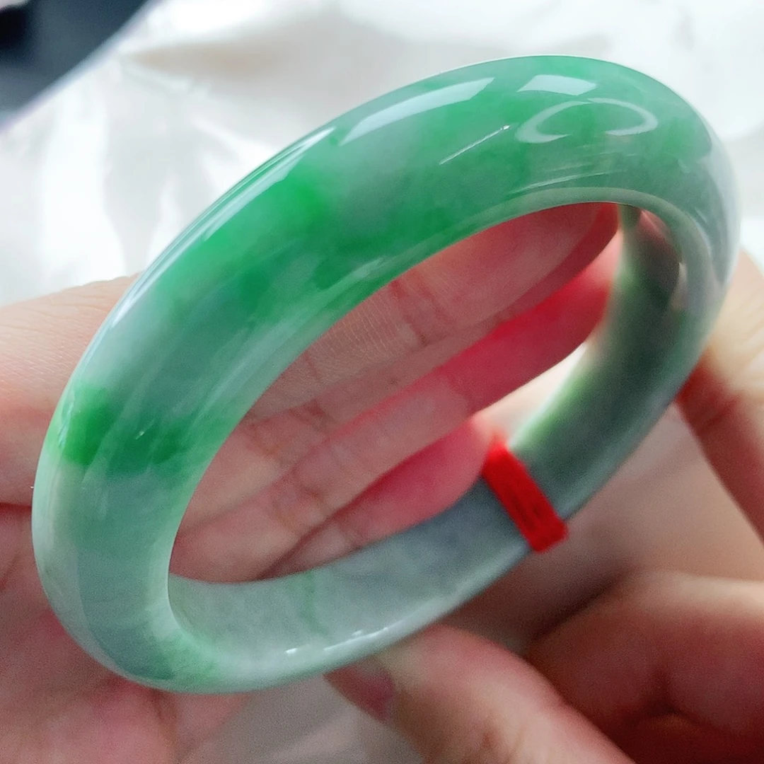 翡翠手镯未镶嵌，271