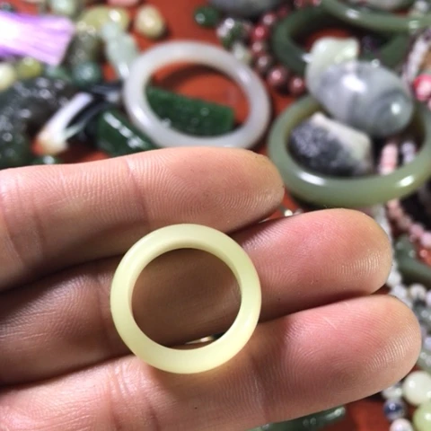 颈饰未镶嵌和田玉小*