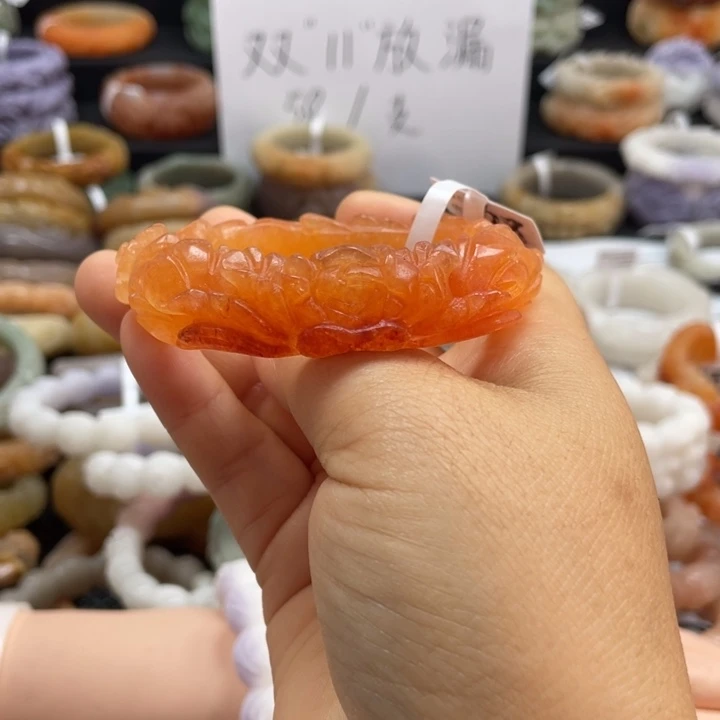 清***新石英质玉未镶嵌手镯