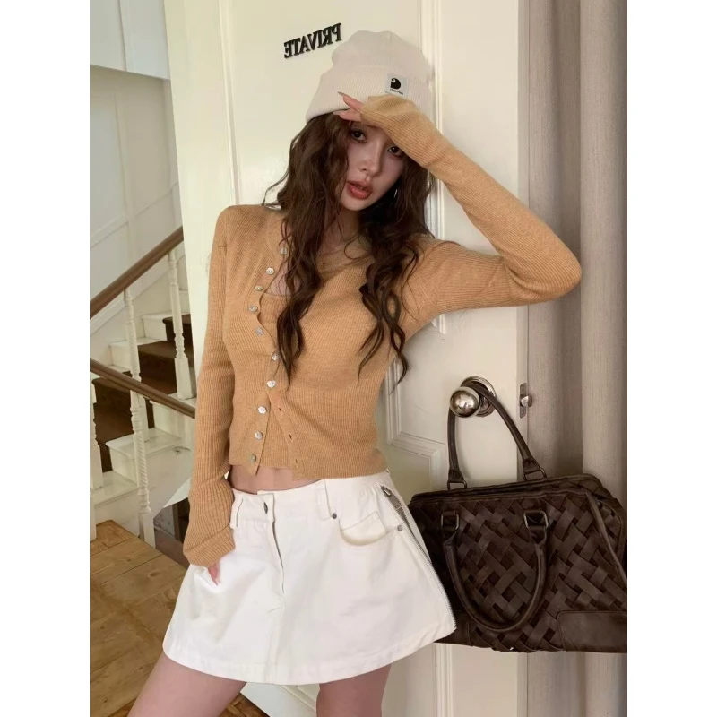 卡其色单排扣针织毛衣开衫外套女秋冬收腰修身打底衫白色半身裙