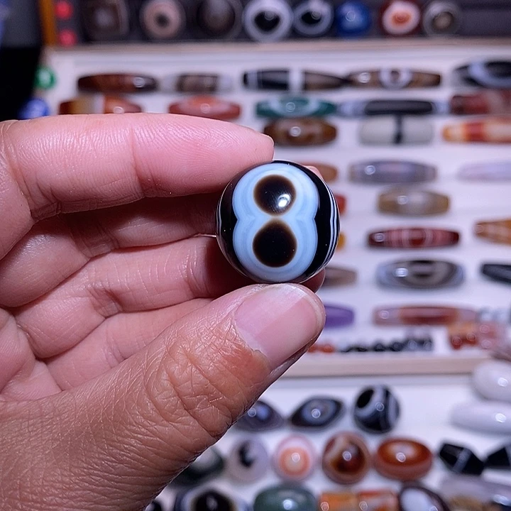 玛瑙/玉髓挂件未镶嵌知**智