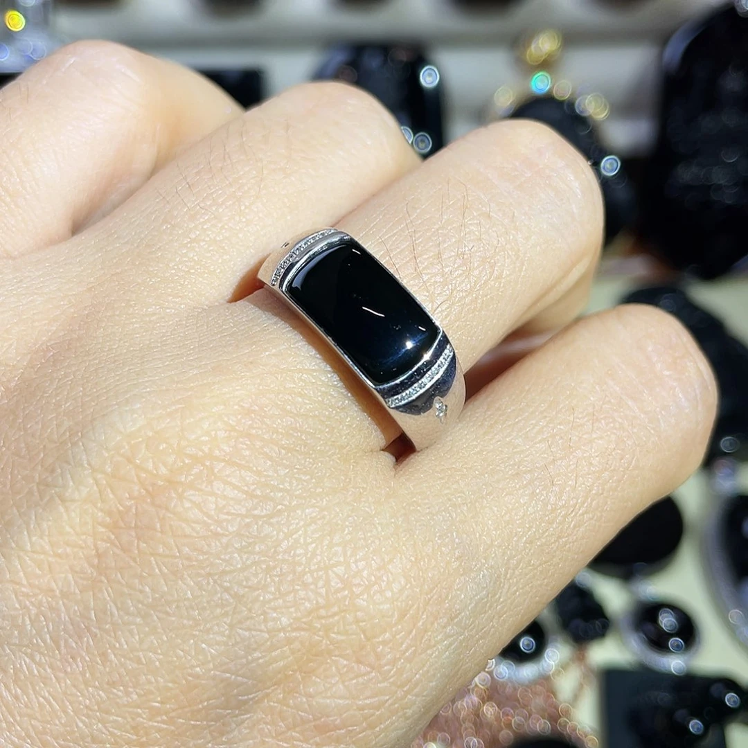 翡翠18K金镶嵌戒指