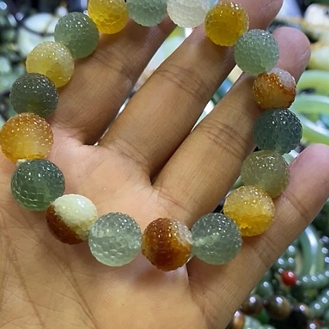 未镶嵌岫玉手链一个