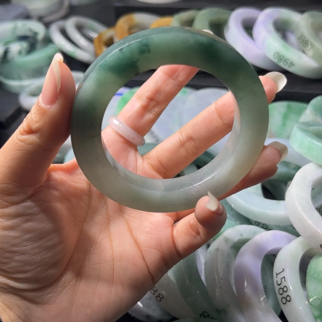 定制翡翠手镯未镶嵌克*伊