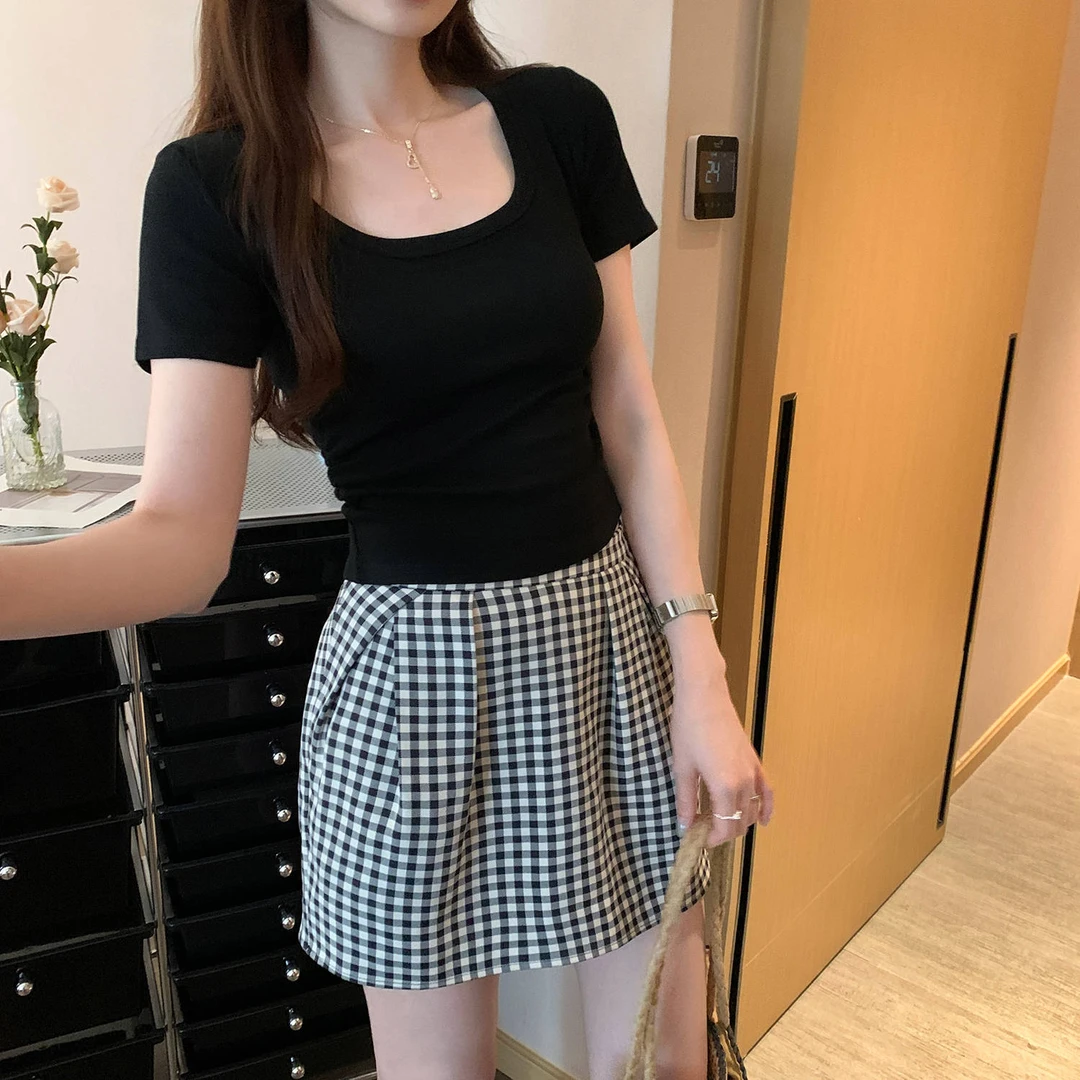 纯欲方领褶皱收腰chic短袖t恤女夏季黑色修身显瘦正肩内搭短上衣