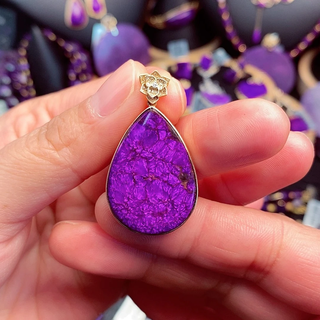 苏纪石（舒俱来）吊坠18K金镶嵌