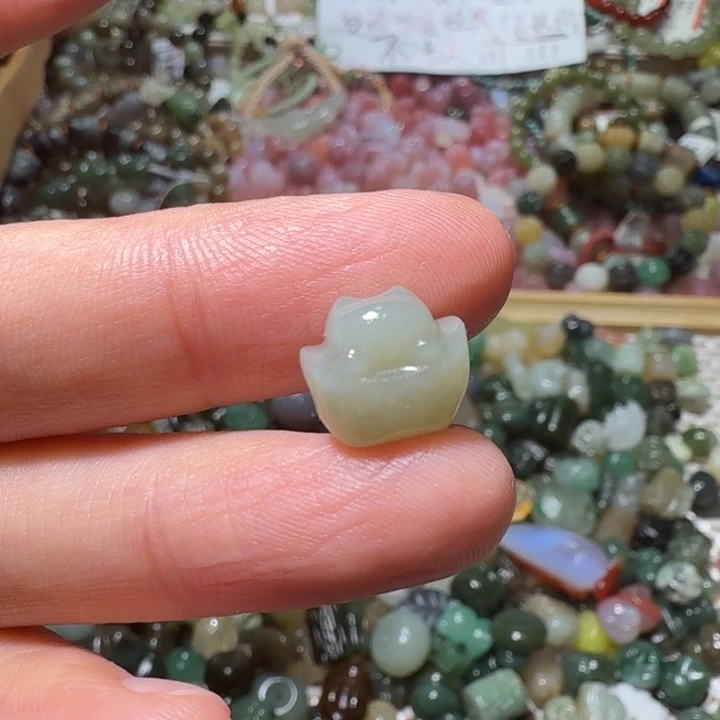 和田玉未镶嵌珠宝半成品