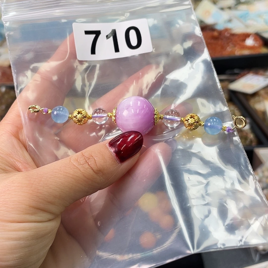 水晶手串未镶嵌手串710。