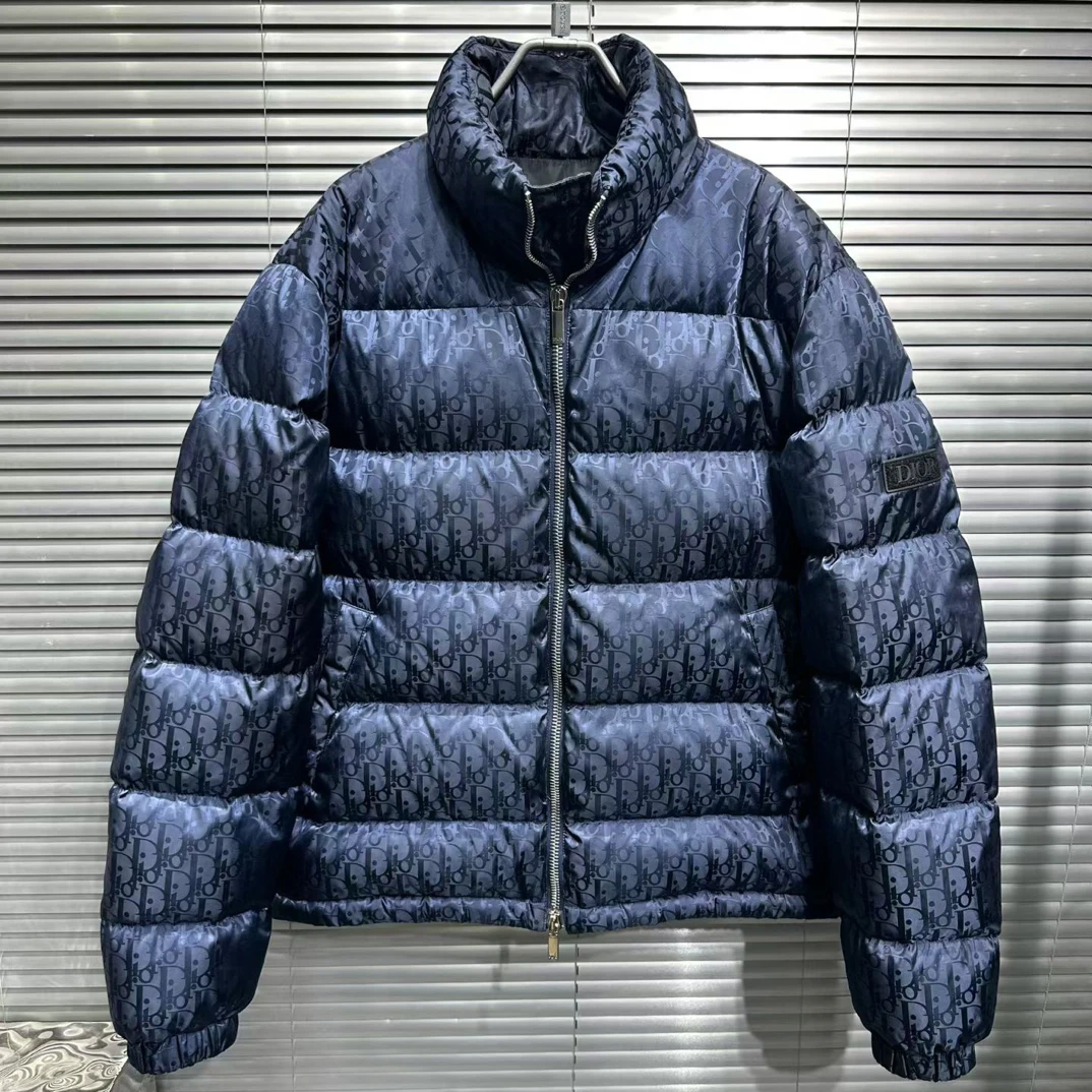 未使用 DIOR/迪奥 海军蓝手臂贴牌标语羽绒服 48码