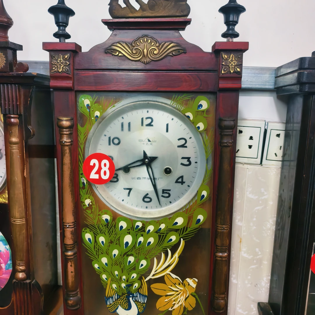 民俗老物件怀旧风格客厅家用免打孔带日历中式机械挂钟
