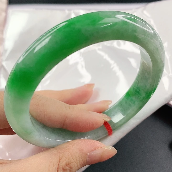 未镶嵌手镯翡翠，927