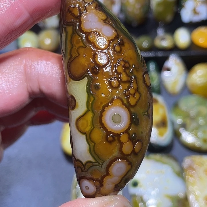 玛瑙/玉髓未镶嵌珠宝奇石