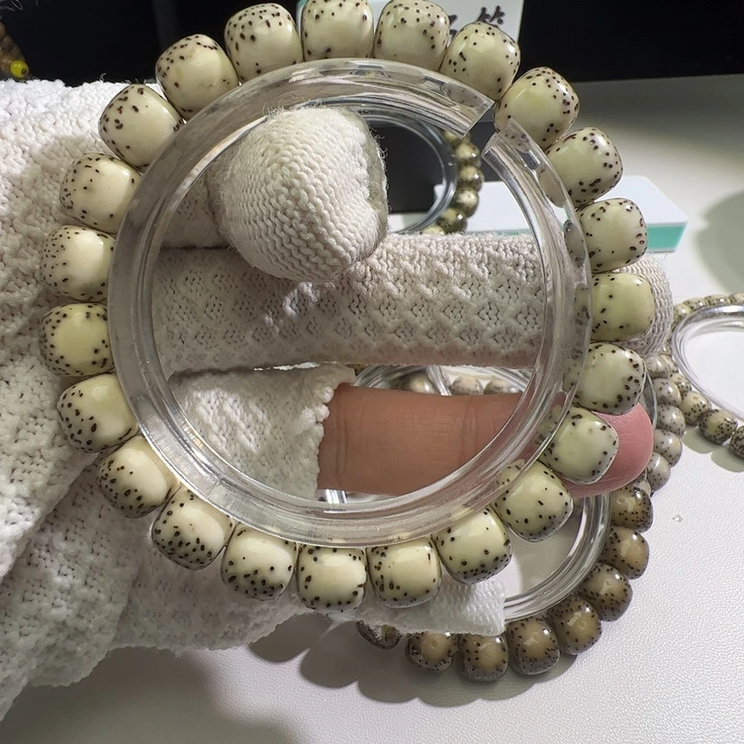 星月菩提吊坠绿背河豚卡10