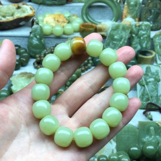 诚***…岫岩河磨玉（透闪石质玉）未镶嵌手链