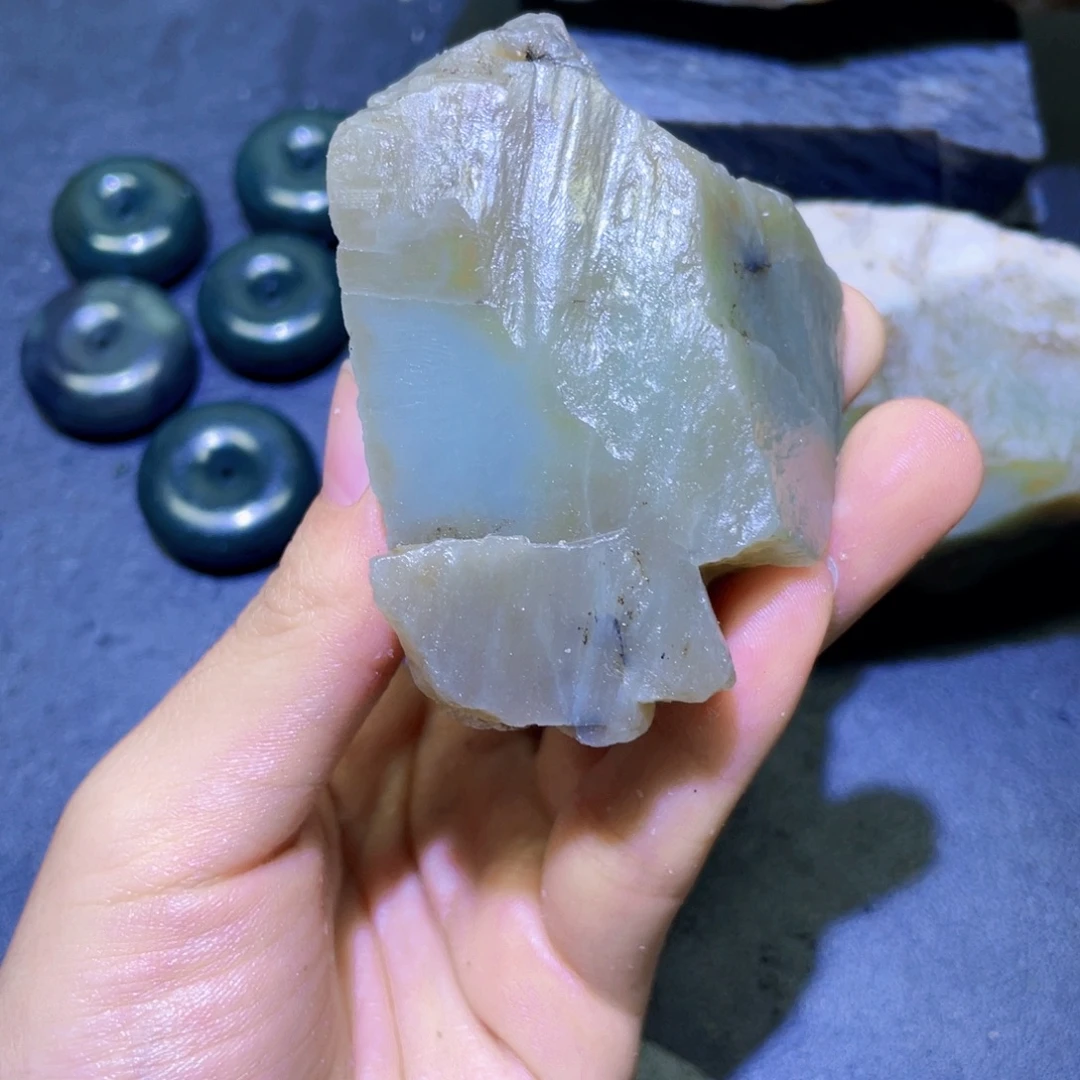 和田玉未镶嵌珠宝半成品