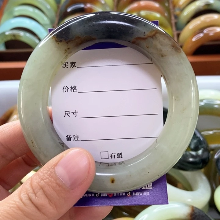 蛇纹石玉未镶嵌手镯乄*然