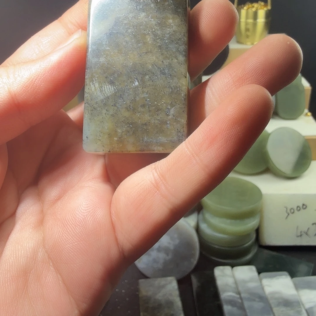 和田玉未镶嵌珠宝半成品