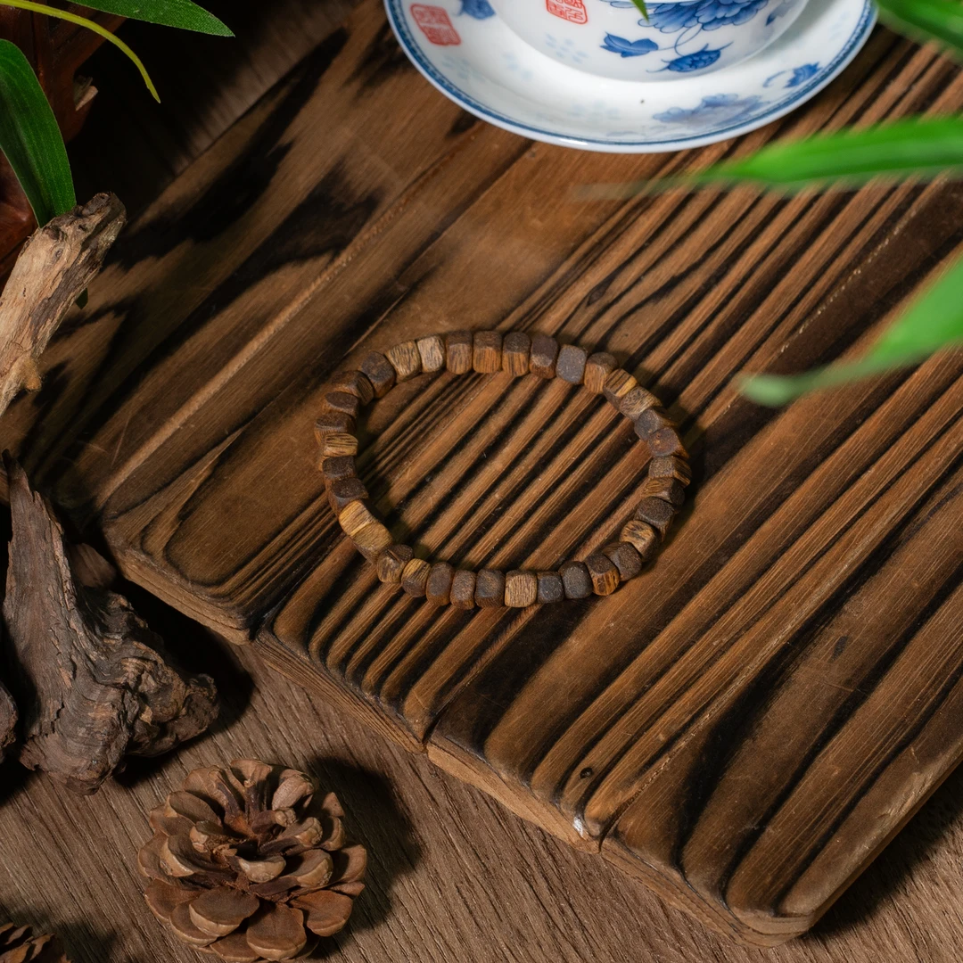 沉香世间臻宝-补贴 | 绿棋楠八五沉手串/6mm+-/多样性发/P5088