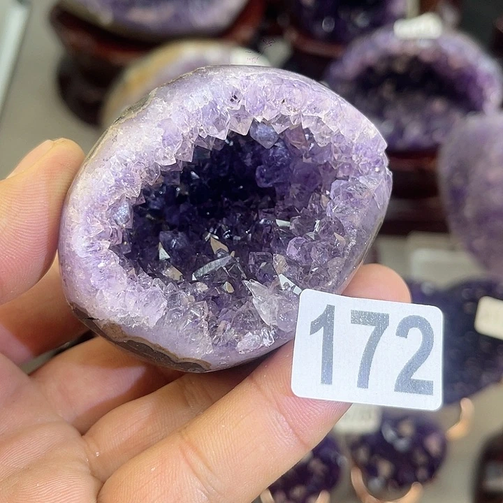 未镶嵌水晶大型摆件（非配饰）