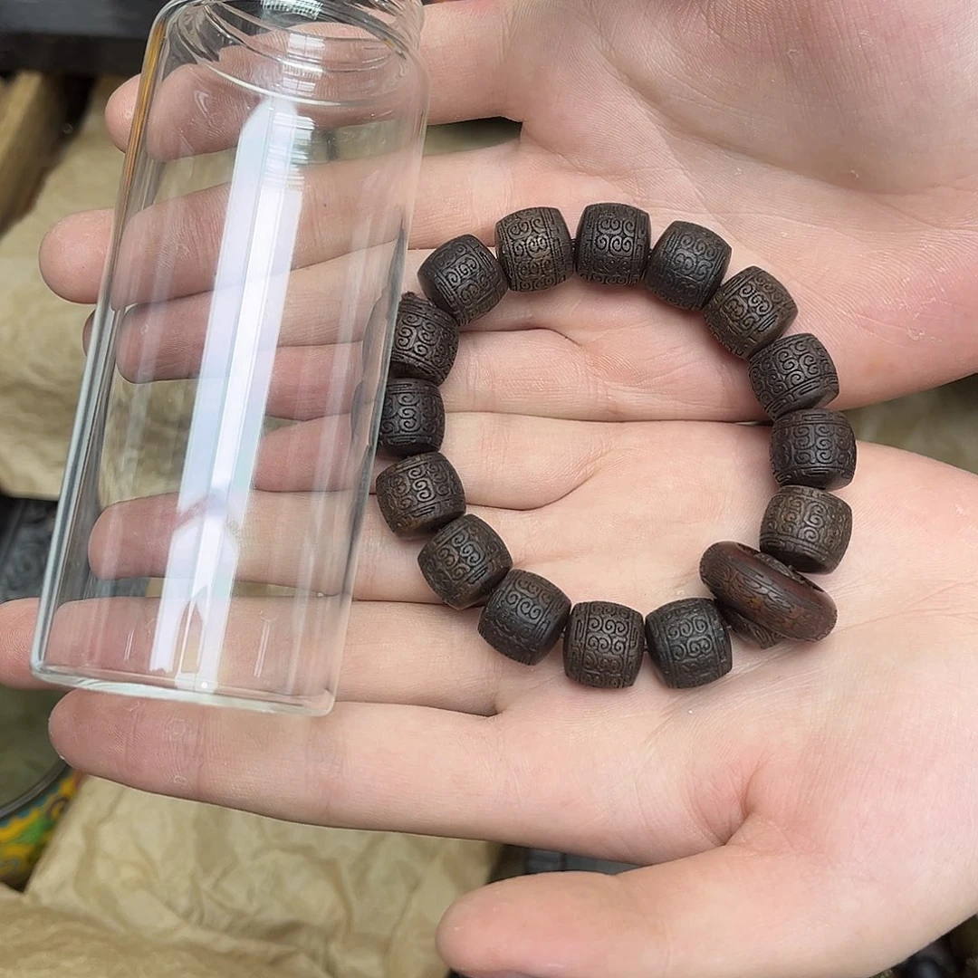 大叶紫檀（黑酸枝木类）