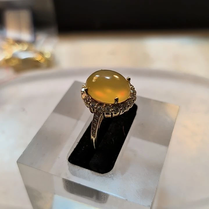 大***漠石英岩玉未镶嵌戒面