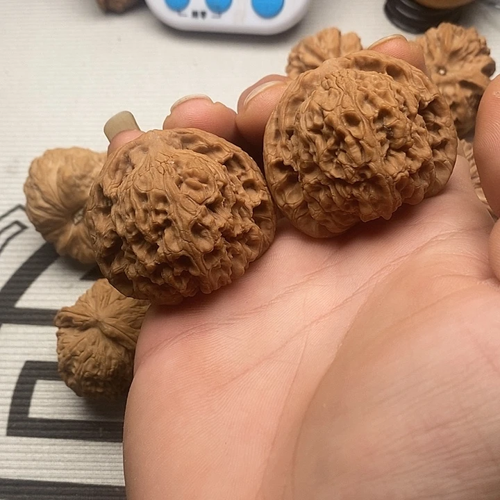 文玩核桃吊坠南疆47全品