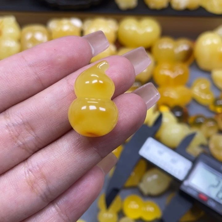 D***d琥珀未镶嵌珠宝奇石