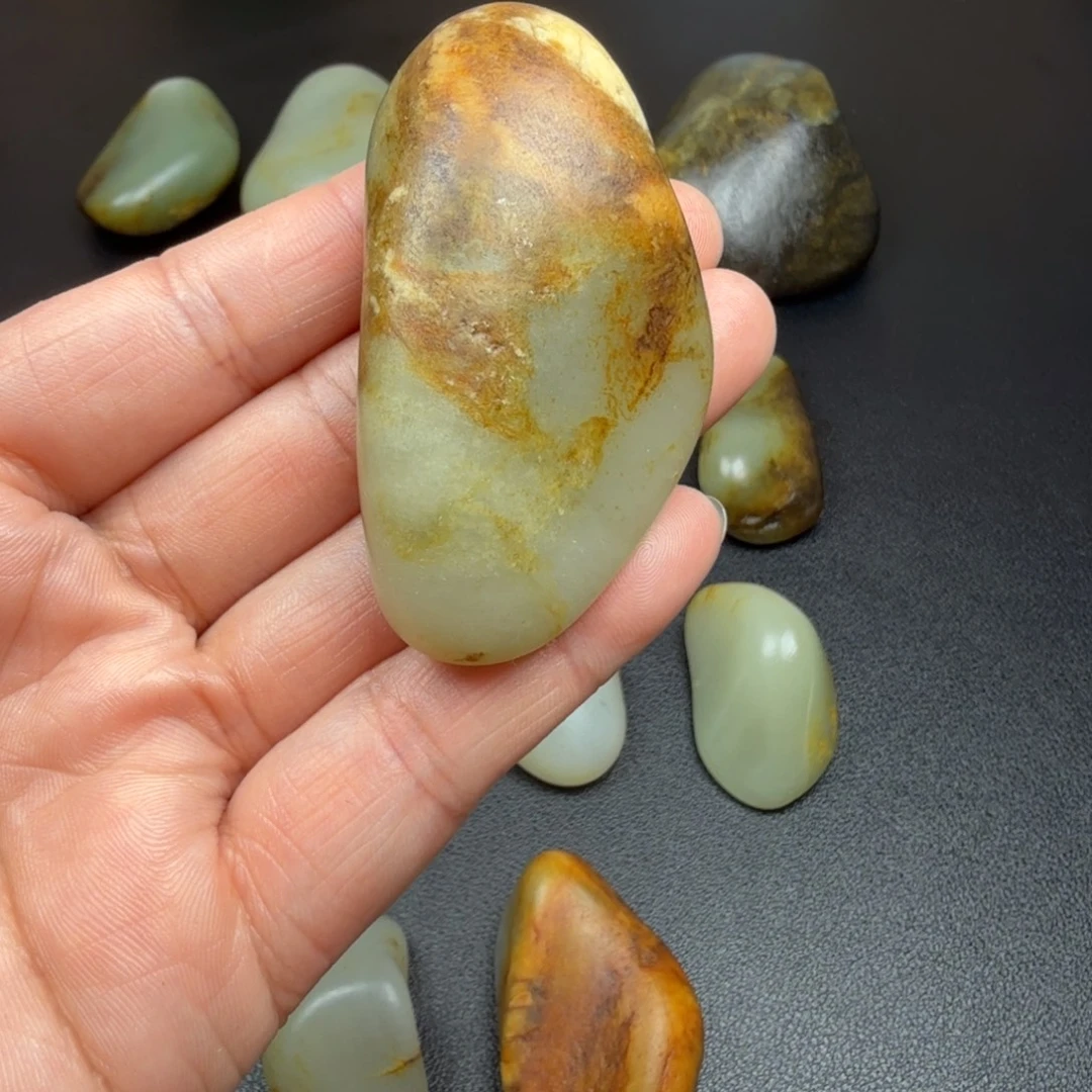 沙****和田玉未镶嵌珠宝奇石