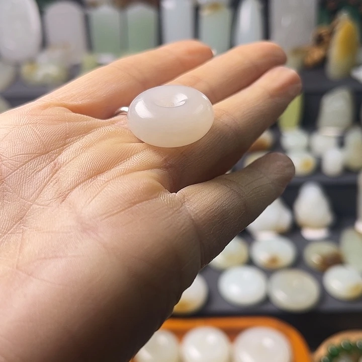 和田玉（白玉）未镶嵌车挂