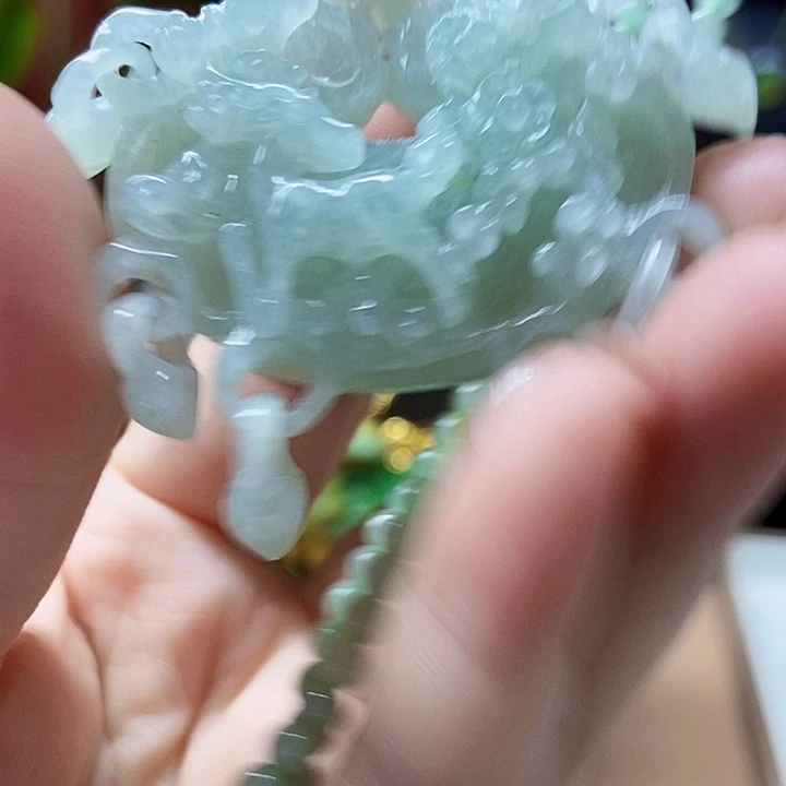 翡翠未镶嵌颈饰吊坠