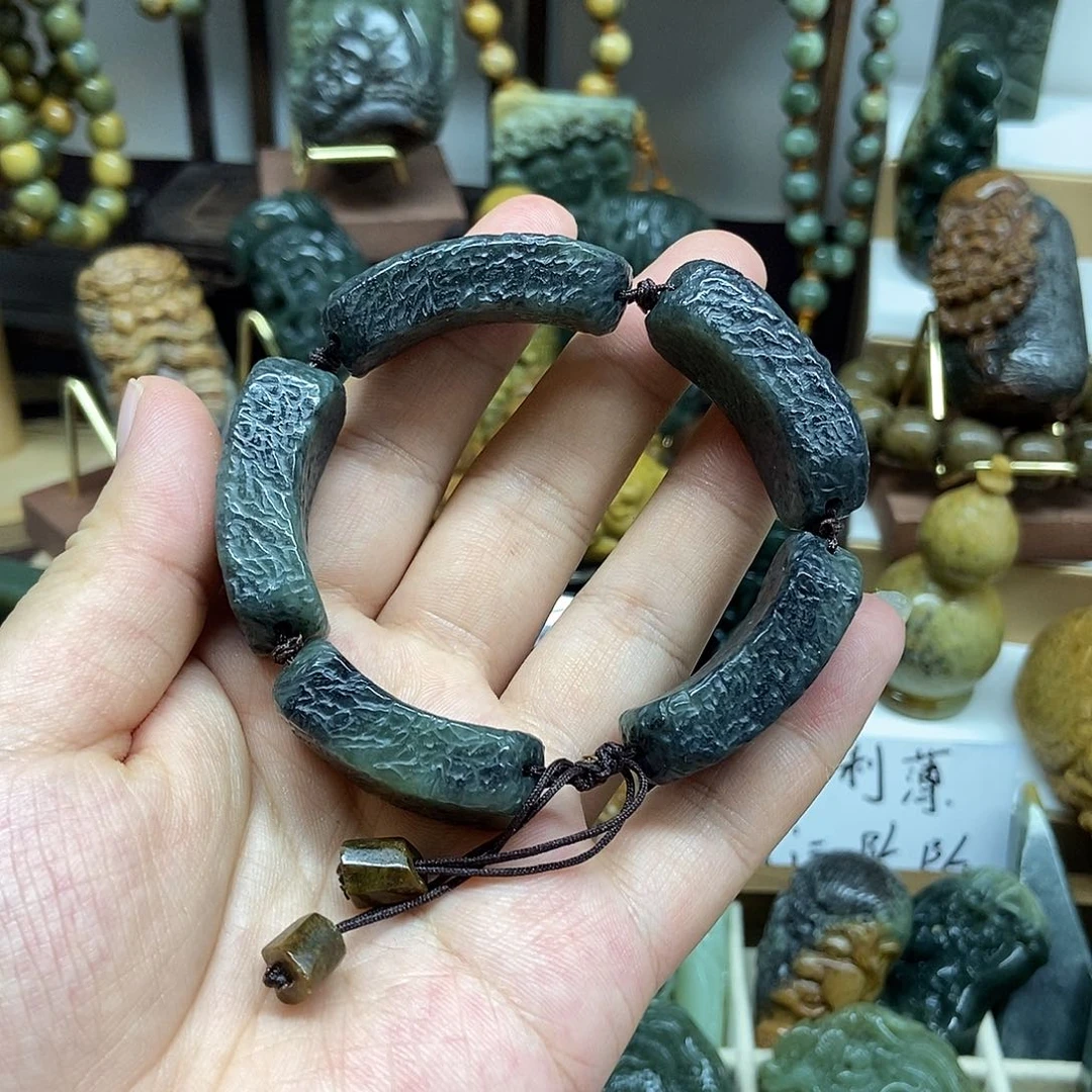 岫岩老玉（透闪石质玉）未镶嵌把件
