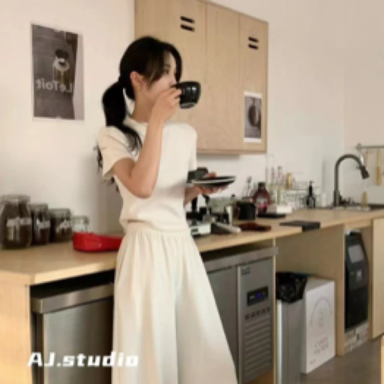AJ（1aj95067#）软乎乎 韩系圆领短T恤 2-23