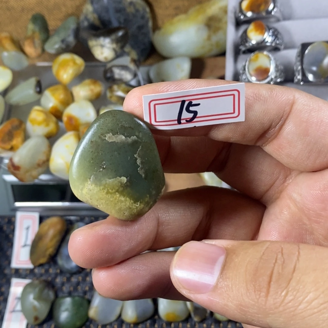 和田玉（糖玉）未镶嵌挂件