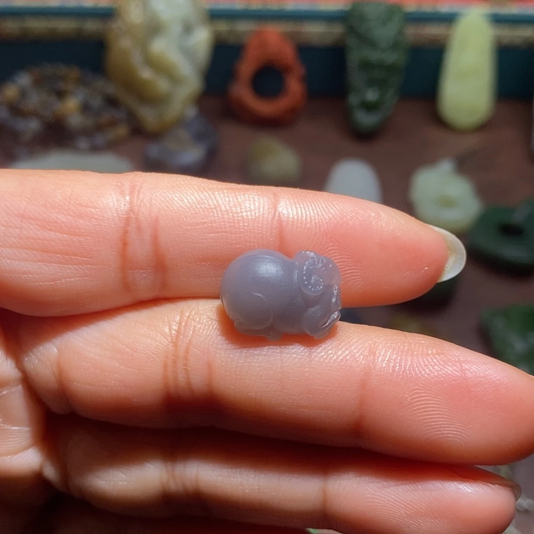 纯***摄和田玉未镶嵌颈饰